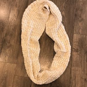 Chunky cream crocheted Infiniti scarf